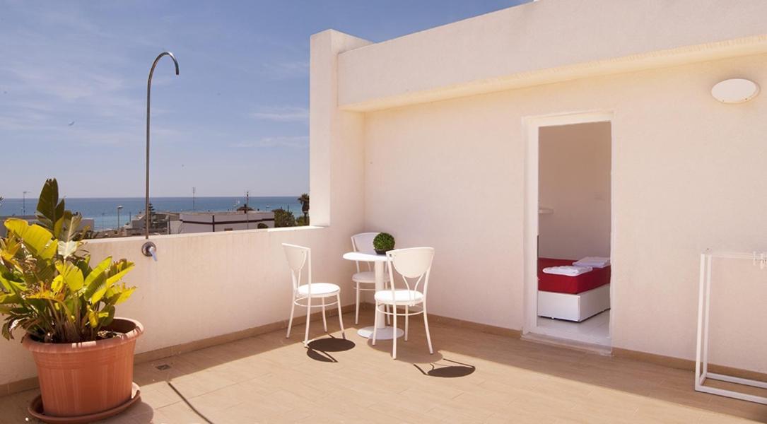 Hotel Beach Salento Марина ди Песколусе Екстериор снимка
