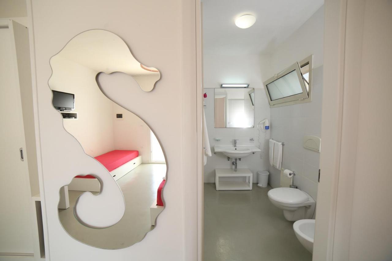 Hotel Beach Salento Марина ди Песколусе Екстериор снимка